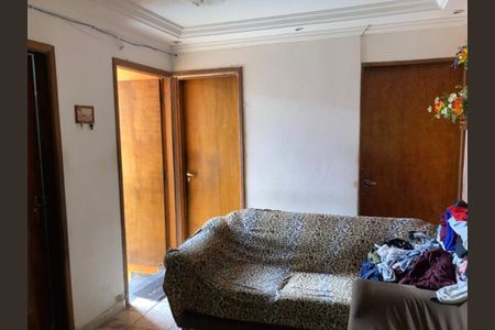 Foto 02 de casa à venda com 3 quartos, 250m² em Jardim Maria Lucia, São Paulo