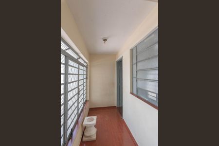 Casa à venda com 102m², 3 quartos e 3 vagas Casa à venda com 102m², 3 quartos e 3 vagasVaranda