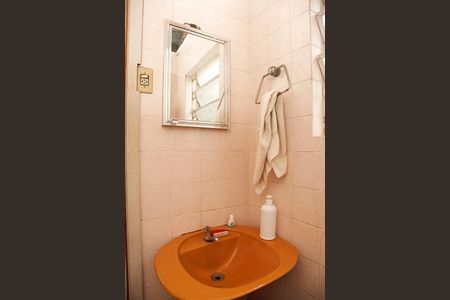 Casa à venda com 175m², 2 quartos e 3 vagasBanheiro 2