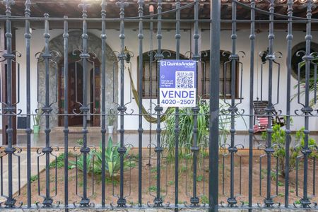 Casa à venda com 480m², 6 quartos e 5 vagasplaca instalada em 27/11/2025 com o código DUXZ-473