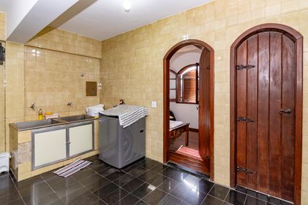 Casa à venda com 480m², 6 quartos e 5 vagasÁrea de Serviço