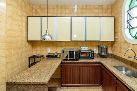 Casa à venda com 480m², 6 quartos e 5 vagasCozinha