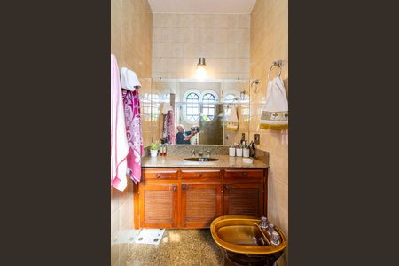 Casa à venda com 480m², 6 quartos e 5 vagasBanheiro da Suíte 1