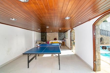 Casa à venda com 480m², 6 quartos e 5 vagasVaranda gourmet