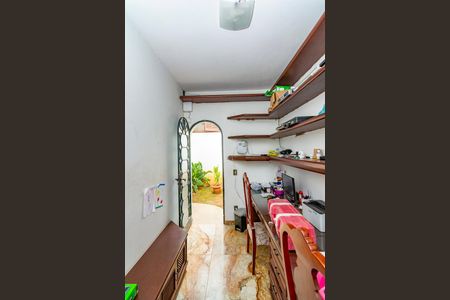 Casa à venda com 480m², 6 quartos e 5 vagasEscritório