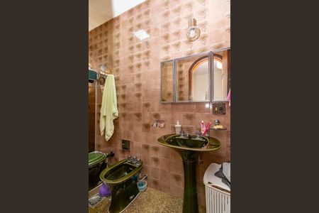 Casa à venda com 480m², 6 quartos e 5 vagasBanheiro da Suíte 2