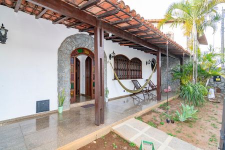 Casa à venda com 480m², 6 quartos e 5 vagasVaranda