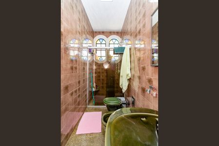 Casa à venda com 480m², 6 quartos e 5 vagasBanheiro da Suíte 2