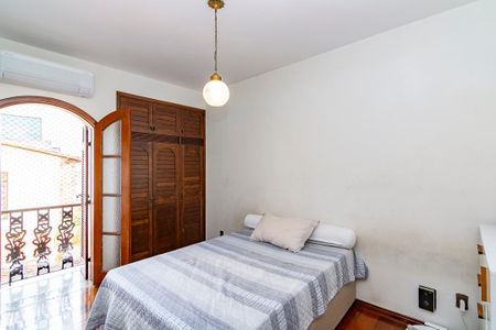 Casa à venda com 480m², 6 quartos e 5 vagasQuarto 3