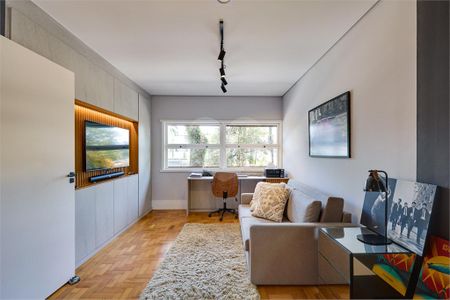 Casa à venda com 3 quartos, 318m² em Santo Amaro, São Paulo
