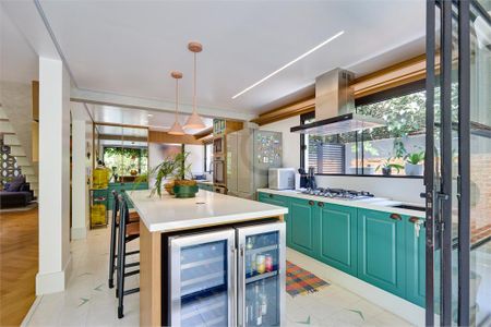 Casa à venda com 3 quartos, 318m² em Santo Amaro, São Paulo