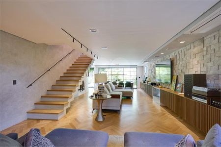Casa à venda com 3 quartos, 318m² em Santo Amaro, São Paulo