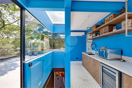 Casa à venda com 3 quartos, 318m² em Santo Amaro, São Paulo
