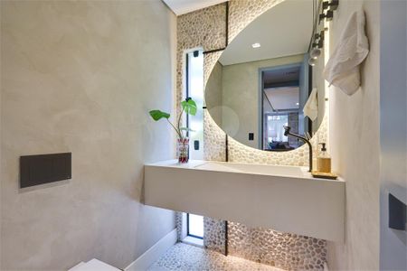 Casa à venda com 3 quartos, 318m² em Santo Amaro, São Paulo