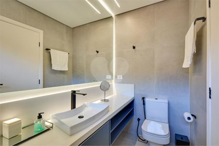 Casa à venda com 3 quartos, 318m² em Santo Amaro, São Paulo