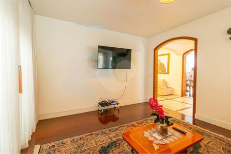 Casa à venda com 5 quartos, 356m² em Jardim Cordeiro, São Paulo