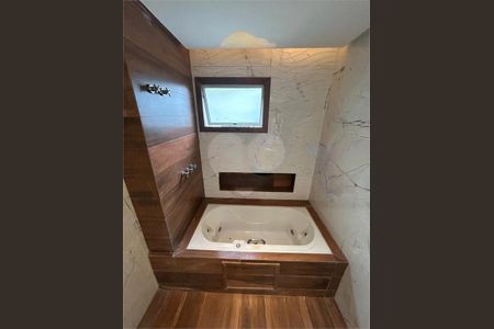 Apartamento à venda com 142m², 2 quartos e 3 vagas