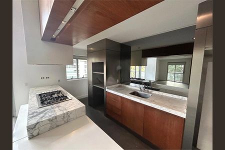 Apartamento à venda com 142m², 2 quartos e 3 vagas