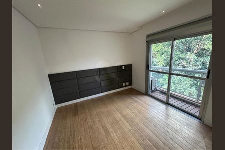 Apartamento à venda com 142m², 2 quartos e 3 vagas