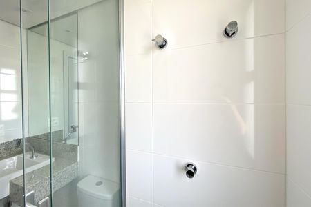 Apartamento para alugar com 62m², 2 quartos e 2 vagasBanheiro