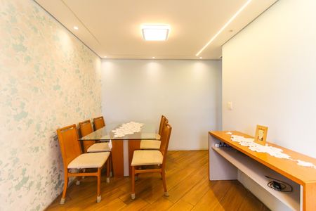 Sala de apartamento à venda com 2 quartos, 62m² em Vila Carmosina, São Paulo