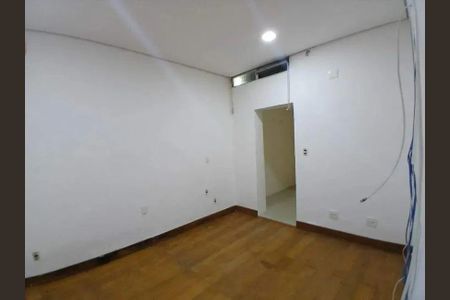 Casa à venda com 4 quartos, 220m² em Vila Congonhas, São Paulo