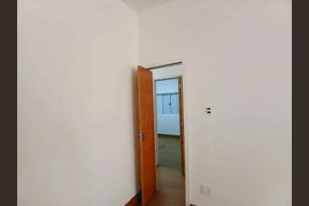 Casa à venda com 4 quartos, 220m² em Vila Congonhas, São Paulo