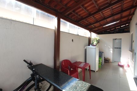 Apartamento à venda com 72m², 2 quartos e 1 vagaÁrea de Serviço