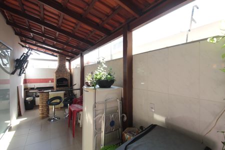 Apartamento à venda com 72m², 2 quartos e 1 vagaÁrea de Serviço