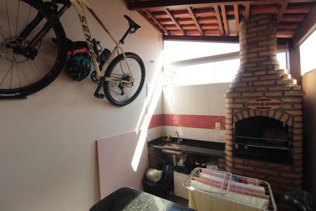 Apartamento à venda com 72m², 2 quartos e 1 vagaÁrea de Serviço