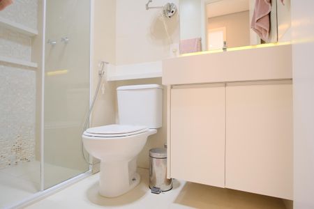 Apartamento à venda com 74m², 2 quartos e 2 vagasBanheiro Social