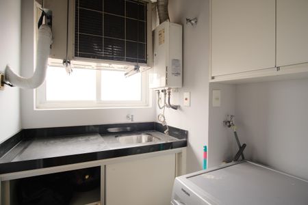 Apartamento à venda com 74m², 2 quartos e 2 vagasÁrea de Serviço