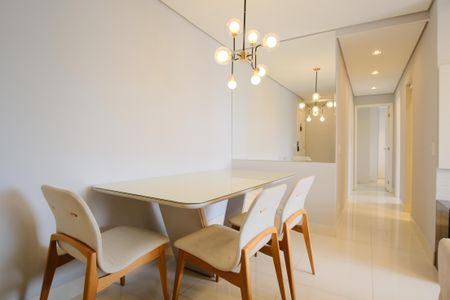 Apartamento à venda com 74m², 2 quartos e 2 vagasSala