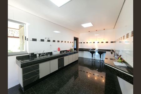 Casa para alugar com 2100m², 5 quartos e 10 vagas