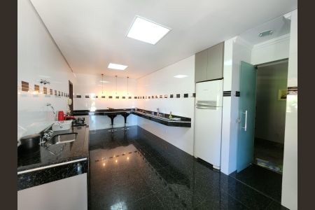 Casa para alugar com 2100m², 5 quartos e 10 vagas