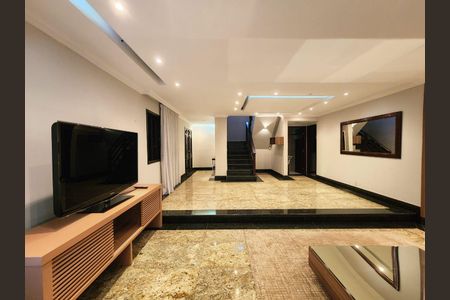 Casa para alugar com 2100m², 5 quartos e 10 vagas