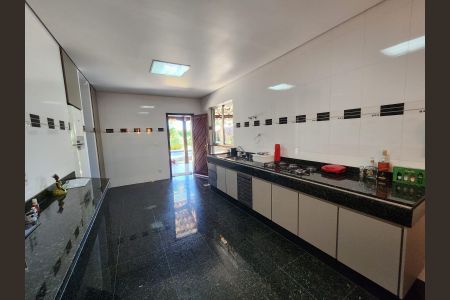 Casa para alugar com 2100m², 5 quartos e 10 vagas