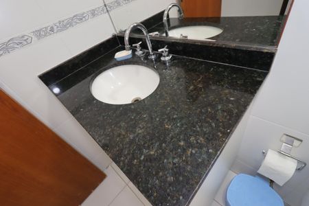 Apartamento à venda com 105m², 3 quartos e 2 vagasBanheiro Social - Pia