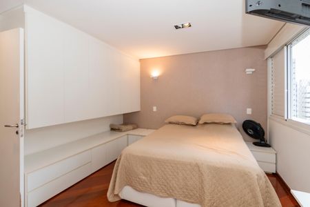 Apartamento à venda com 80m², 2 quartos e 2 vagasSuíte 1