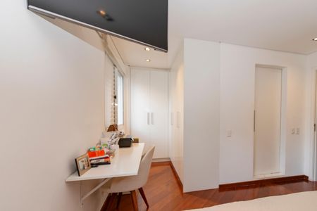 Apartamento à venda com 80m², 2 quartos e 2 vagasSuíte 1