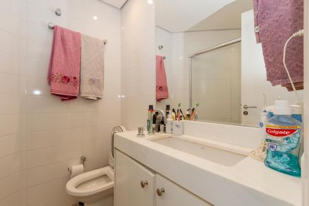 Apartamento à venda com 80m², 2 quartos e 2 vagasBanheiro da Suíte 2