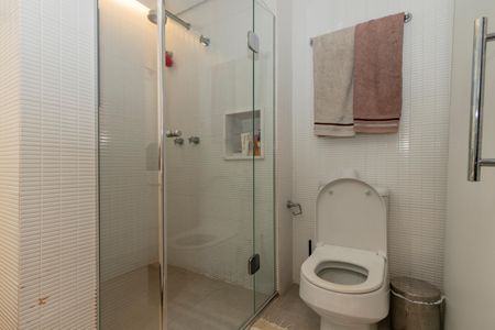 Apartamento à venda com 80m², 2 quartos e 2 vagasBanheiro da Suíte 1