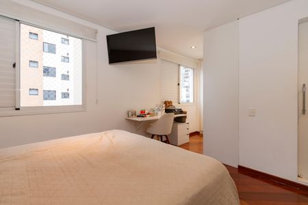 Apartamento à venda com 80m², 2 quartos e 2 vagasSuíte 1