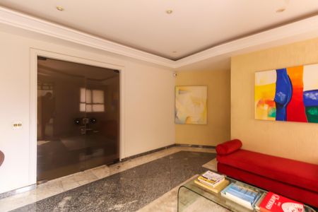 Apartamento à venda com 280m², 3 quartos e 3 vagas Apartamento à venda com 280m², 3 quartos e 3 vagasHall social