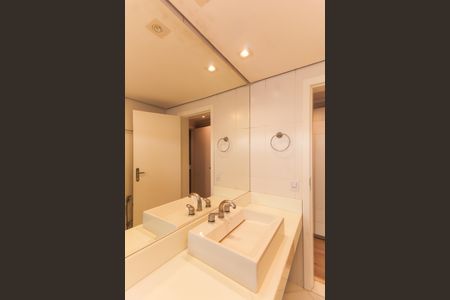 Apartamento à venda com 280m², 3 quartos e 3 vagas Apartamento à venda com 280m², 3 quartos e 3 vagasBanheiro da Suíte 3