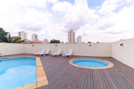 Apartamento à venda com 280m², 3 quartos e 3 vagas Apartamento à venda com 280m², 3 quartos e 3 vagasÁrea comum - Piscina