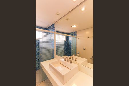 Apartamento à venda com 280m², 3 quartos e 3 vagas Apartamento à venda com 280m², 3 quartos e 3 vagasBanheiro da Suíte 3