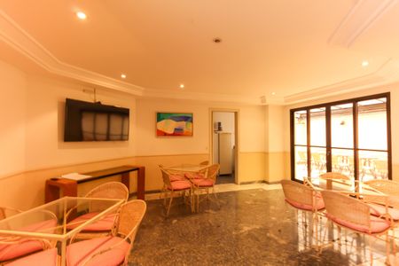 Apartamento à venda com 280m², 3 quartos e 3 vagas Apartamento à venda com 280m², 3 quartos e 3 vagasÁrea comum - Salão de festas