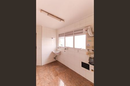 Apartamento à venda com 280m², 3 quartos e 3 vagas Apartamento à venda com 280m², 3 quartos e 3 vagasÁrea de Serviço