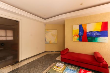 Apartamento à venda com 280m², 3 quartos e 3 vagas Apartamento à venda com 280m², 3 quartos e 3 vagasHall social